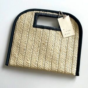 Straw purse